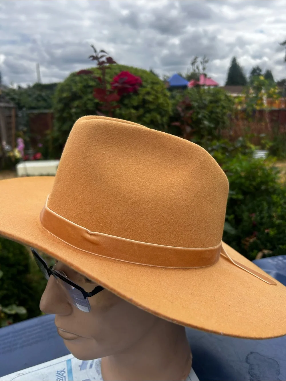 Wyeth Men's Wide Brim Felt Fedora Hat in Mustard Yellow Felt Fedora hats Sz One